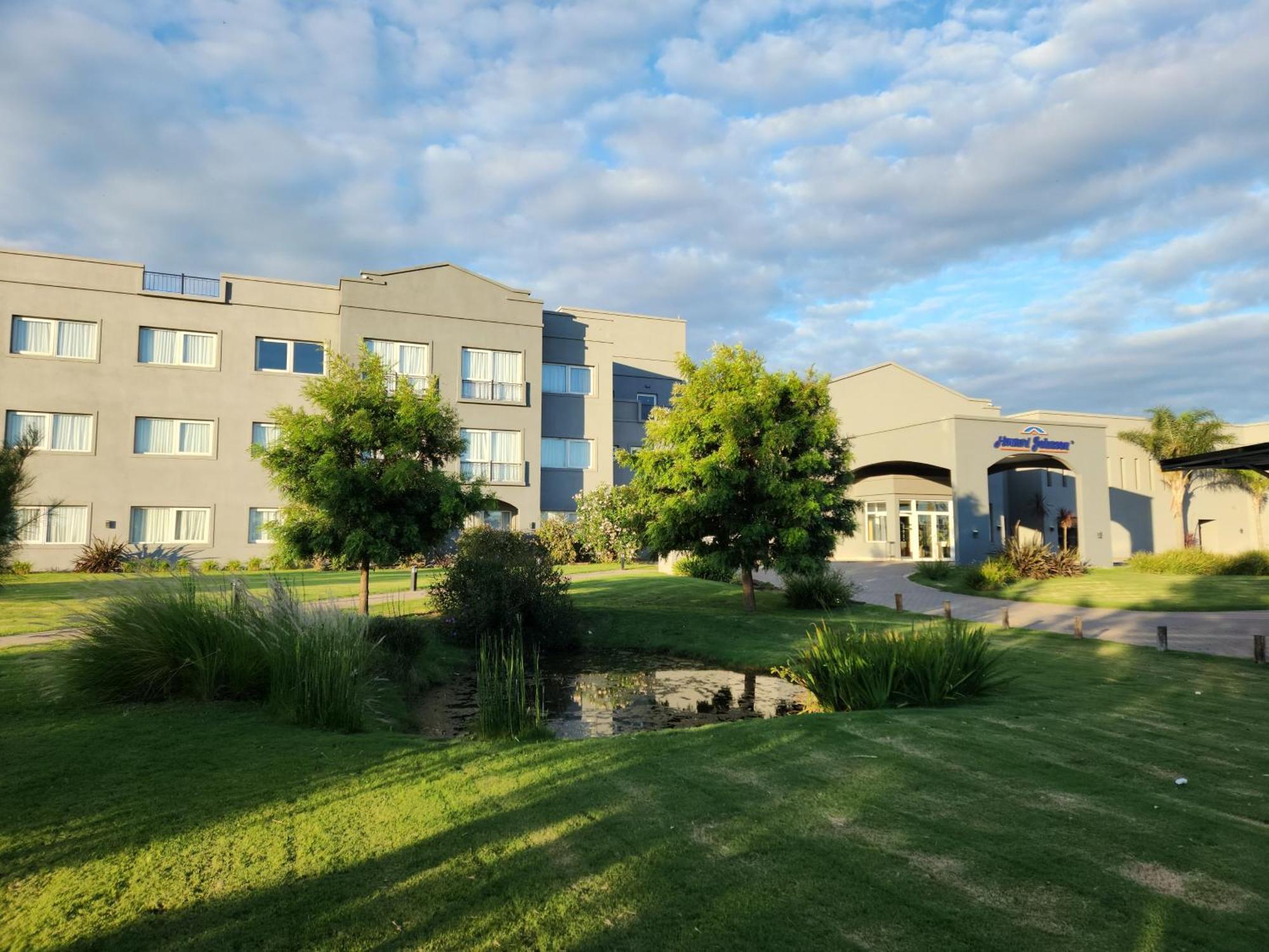 Howard Johnson Hotel & Resort Funes Kültér fotó