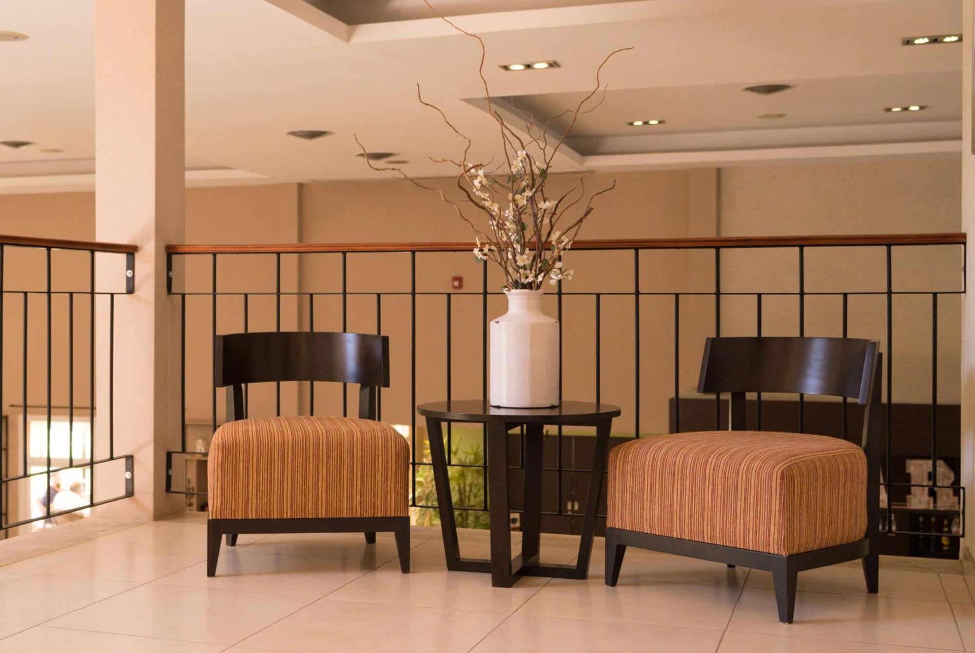 Howard Johnson Hotel & Resort Funes Kültér fotó