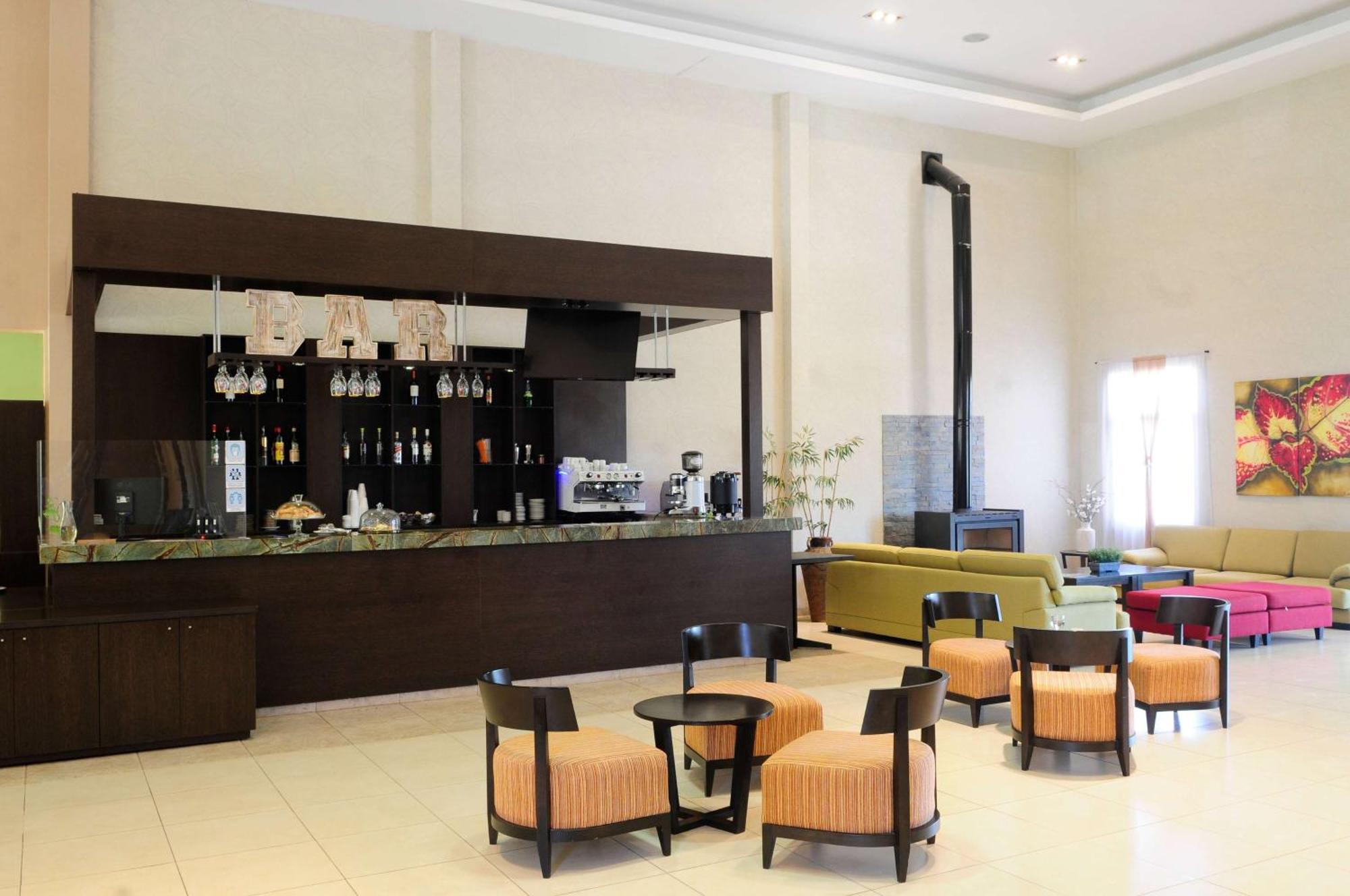 Howard Johnson Hotel & Resort Funes Kültér fotó