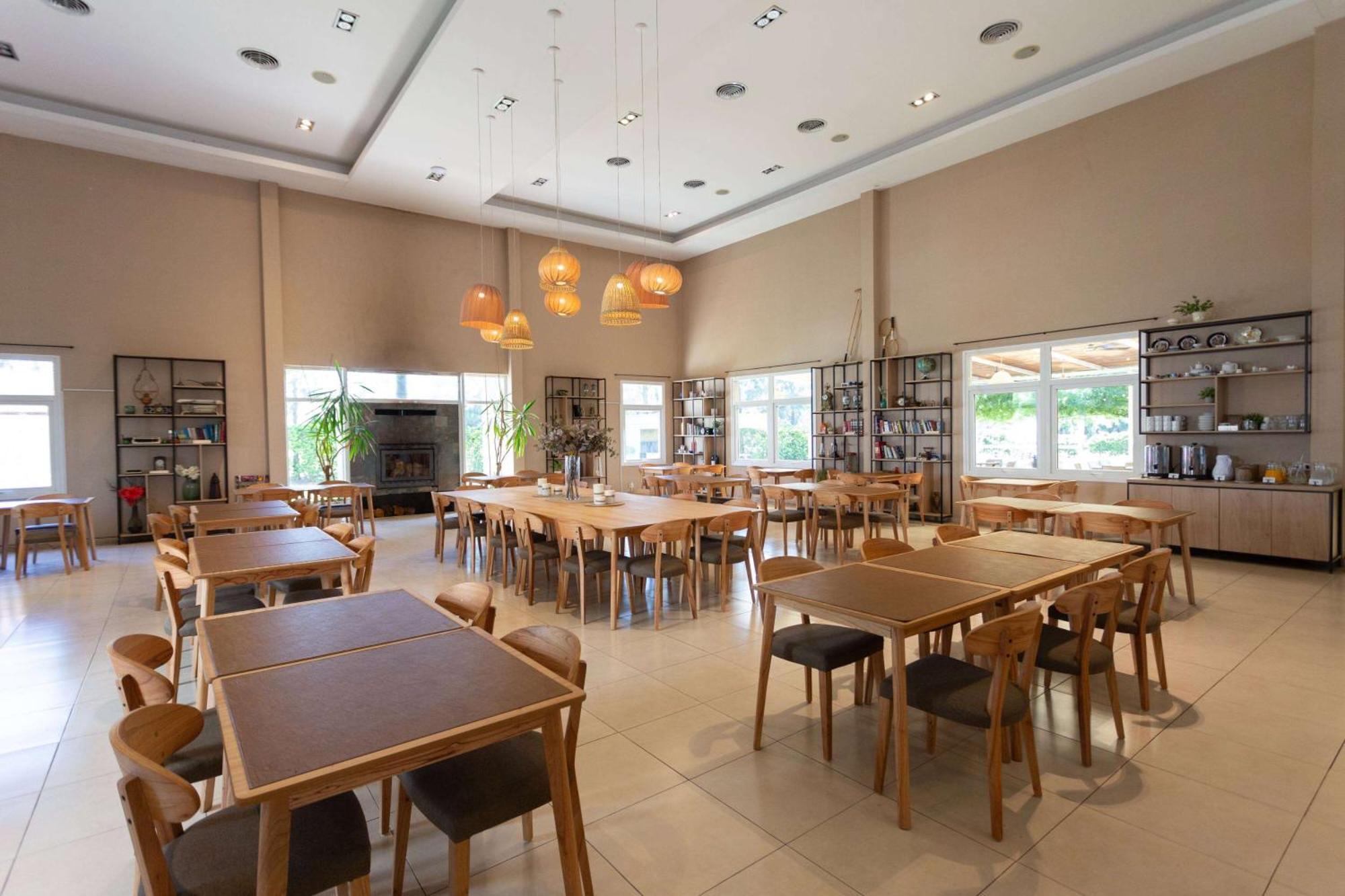 Howard Johnson Hotel & Resort Funes Kültér fotó