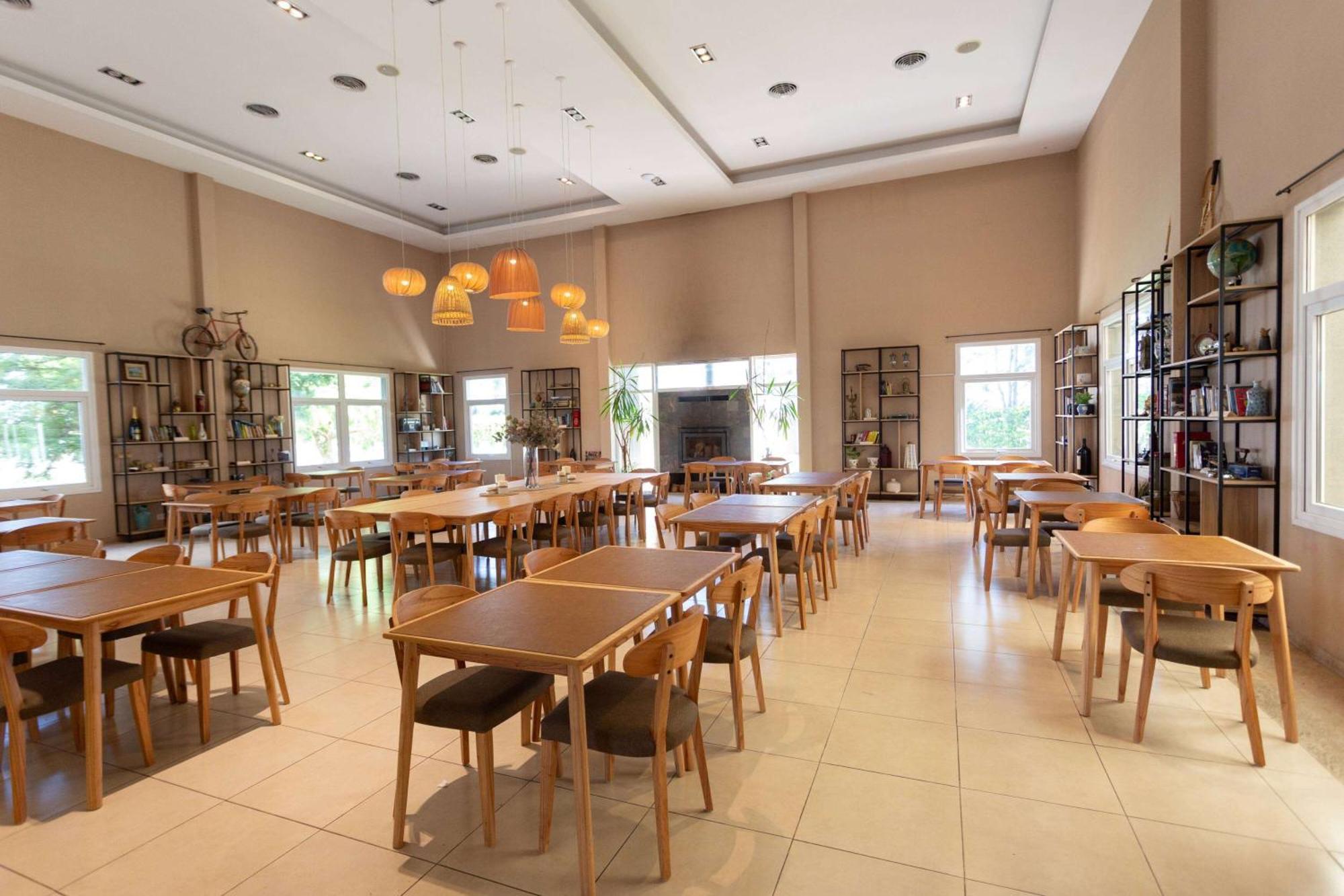 Howard Johnson Hotel & Resort Funes Kültér fotó