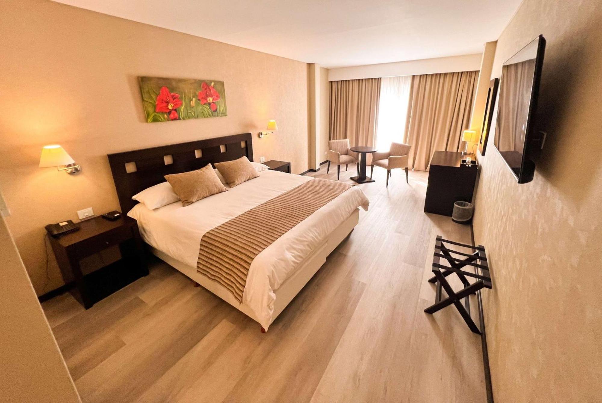 Howard Johnson Hotel & Resort Funes Kültér fotó