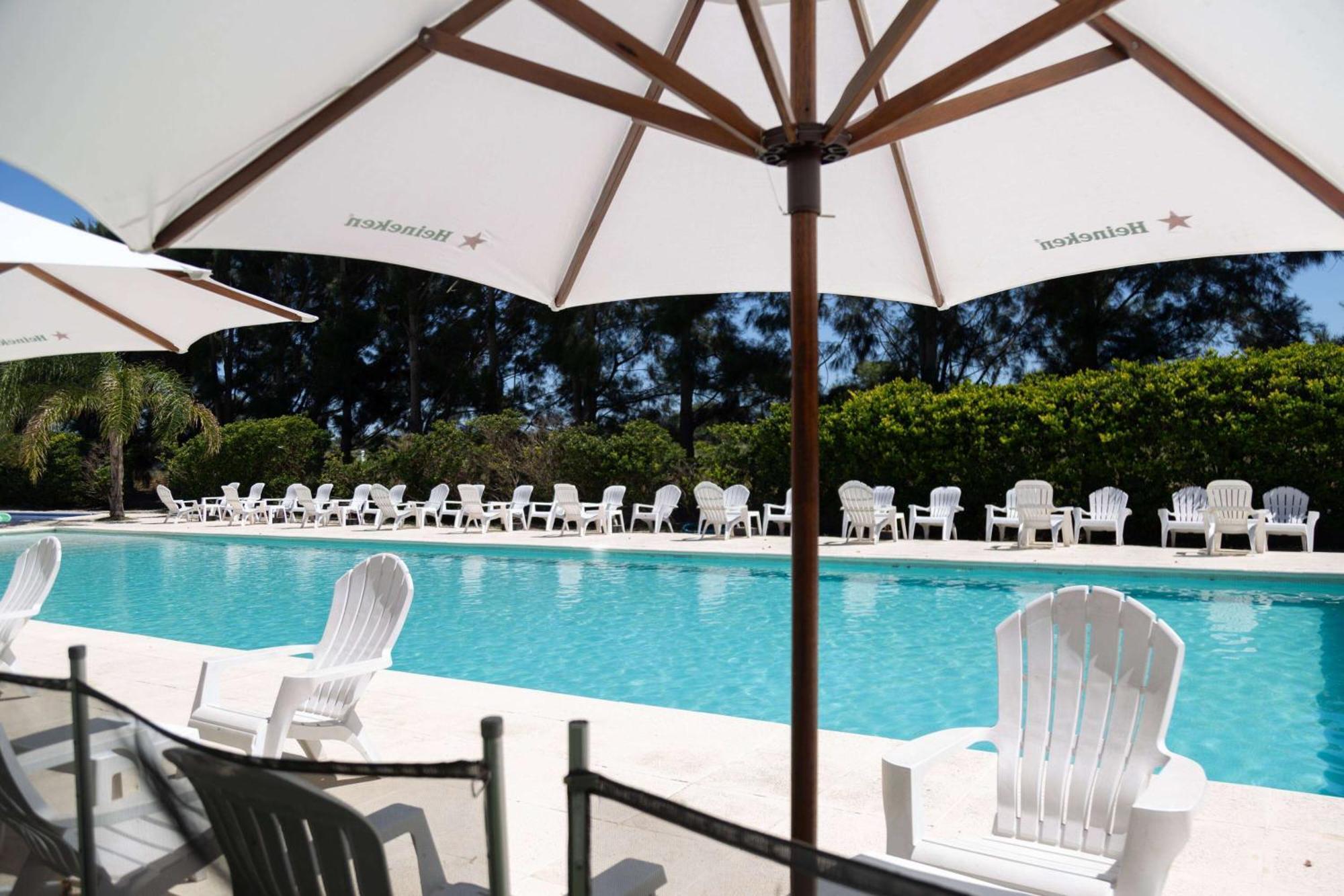 Howard Johnson Hotel & Resort Funes Kültér fotó
